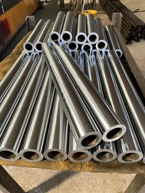 20号45小口径精密钢管、外6 20毛细铁管与空心圆管——金属材料市场行情深度解析